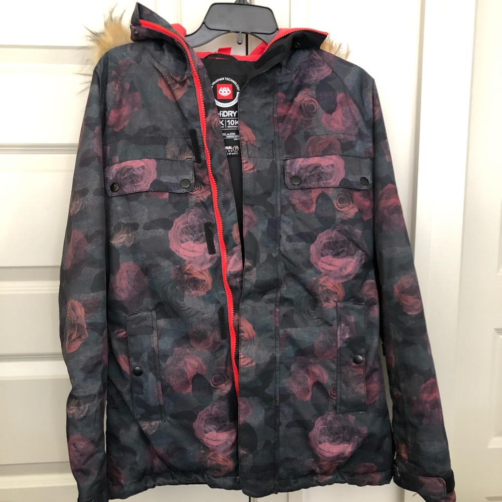 686 Dream Ski Jacket in Rose Camo Print